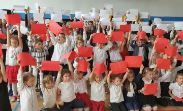 „Szkoła do hymnu” 2024 - wspólne odśpiewanie hymnu narodowego