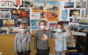 Uczniowie klasy 1a kontra smog.
